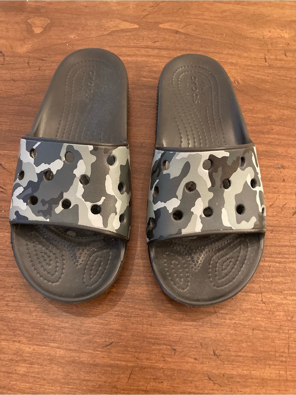 CROCS Men's/Women's Black & Gray Camo Classic Slide Sandals